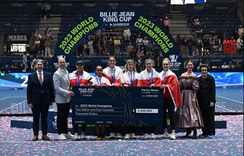 David Haggerty presents 2023 Billie Jean King Cup by Gainbridge champions, Canada, with record prize money of $2.4m